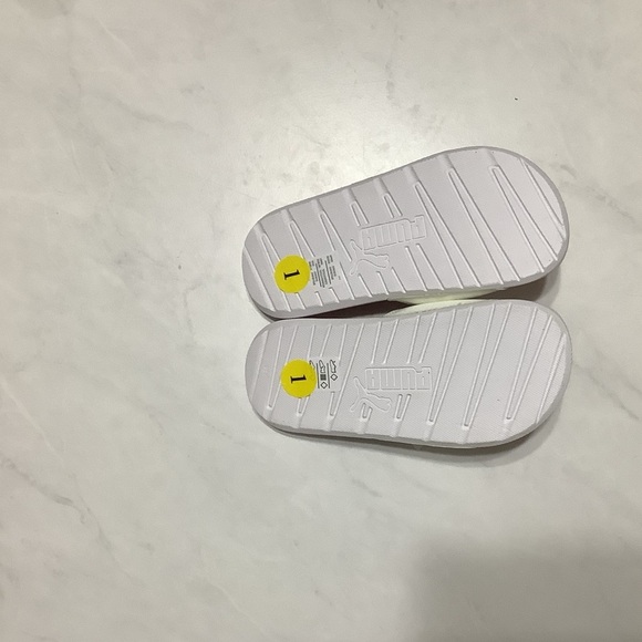 Puma Kids Red and White Sandals - Picture 5 of 5